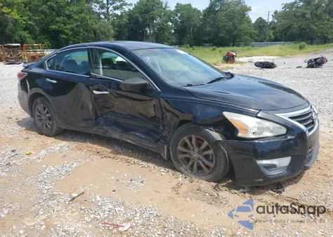 2015 Nissan Altima 2.5 z USA, uszkodzony, nr VIN 1N4AL3AP3FN404484